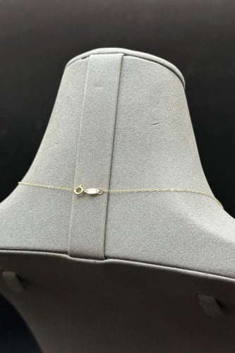 سلسال ذهب عيار 18 زهرة مع باقيت تصميم الماس وزن 0....