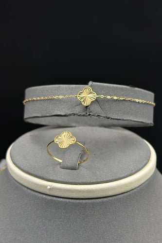 طقم وردة ذهب صافي عيار 21 وزن من 3.9 الى 4 جرام