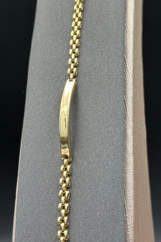 اسوارة ذهب صافي ايطالي عيار 18 وزن من 4.5 الى 4.7...