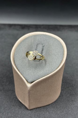 خاتم ذهب عيار 18 تصميم الماسي ناعم وزن من 1.3 الى...