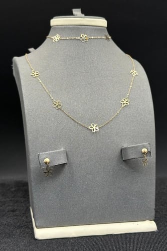 طقم ذهب زهرة ذهب صافي عيار 18 وزن من 1.3 الى 1.4 ج...