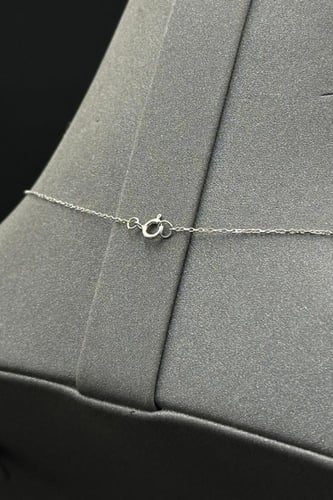 عقد الماس وزن الذهب : 1.3 جرام وزن الألماس : 0.12...