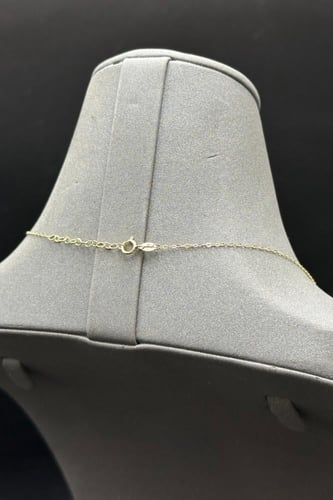 سلسال تشوكر ذهب عيار 18 بتصميم وردة وزن من 1.2 الى...