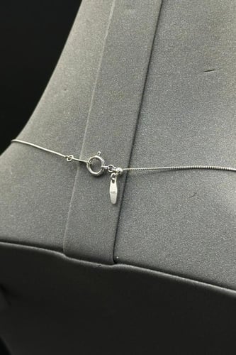 عقد الماس وزن الذهب : 2.12 جرام وزن الألماس : 0.03...