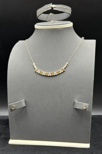 طقم خلية ذهب تصميم الماس عيار 18 وزن 7.1 جرام