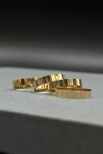 دبله ذهب ساده عيار 18 لأطلالة فاخرة وجذابة