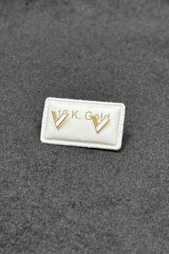 حلق طبي ذهب للاطفال عيار 18 مع صدف ابيض وزن 0.3 جر...