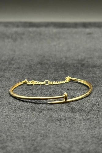 اسوارة اطفال مسمار ذهب صافي عيار 18 وزن 2.9 جرام