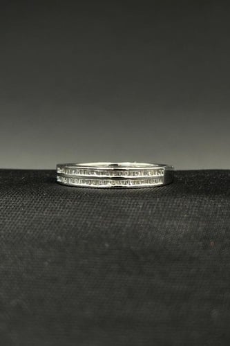 خاتم الماس وزن الذهب : 2.03 جرام وزن الألماس : 0.1...