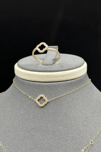 طقم دورين دورة مفرغ ذهب تصميم الماس عيار 18 وزن من...