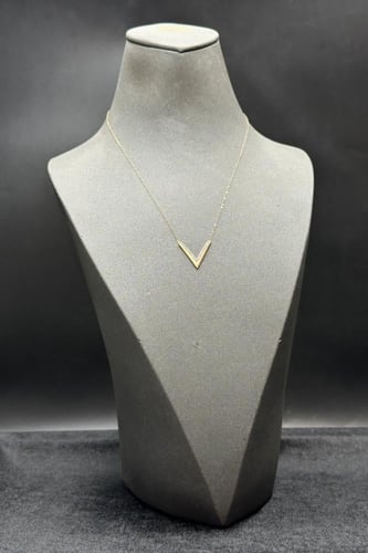 سلسلة ذهب عيار 18 بتصميم الماس وزن 0.8 جرام