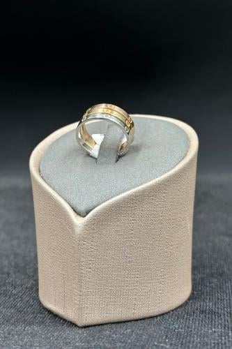 دبلة ثلاث ادور ذهب صافي ملون عيار 18 وزن من 5.9 ال...