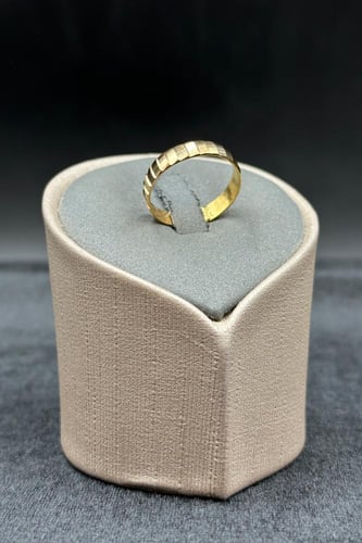 دبلة ذهب صافي عيار 21 وزن 2.7 جرام