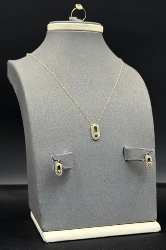 طقم اطفال مستطيل ذهب تصميم الماس عيار 18 وزن من 2...