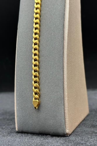 اسوارة جنزير ذهب صافي عيار 21 وزن من 4.1 الى 4.2 ج...