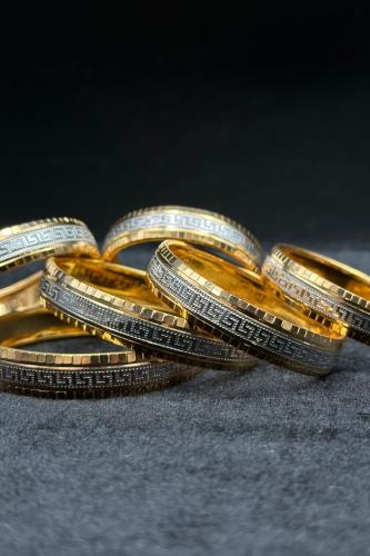 بناجر اطفال ذهب صافي عيار 21 وزن 6 الى 8.2 جرام