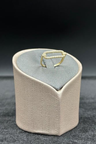 خاتم ذهب عيار 18 مستطيل بتصميم الماس وزن من 1.4 ال...