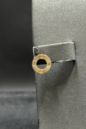 طقم دائري ذهب تصميم الماس عيار 18 وزن من 6.3 الى 6...