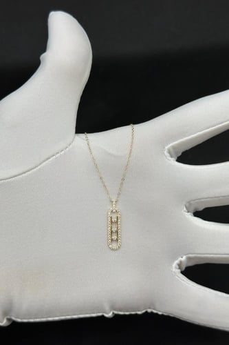 عقد ذهب عيار 18 مستطيل تصميم الماس وزن 0.8 الى 0.9...