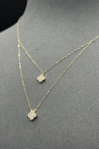 عقد وردة دورين ذهب تصميم الماس عيار 18 وزن من 0.9...