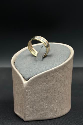 دبلة ثلاثة اشواط ذهب صافي ايطالي عيار 18 وزن من 1....