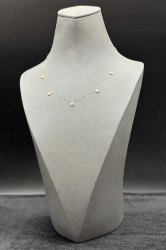 شوكر دوائر ذهب تصميم الماس عيار 18 وزن من 1 الى 1....