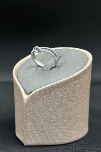 خاتم الماس وزن الذهب : 2.37 جرام وزن الألماس : 0.7...