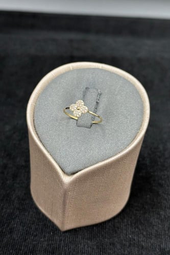 خاتم وردة ذهب تصميم الماس عيار 18 وزن من 0.5 الى 0...