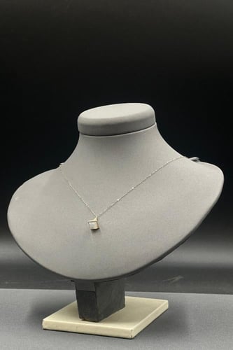 سلسال ذهب عيار 18 مثلث بتصميم الماس وزن من 1.7 الى...