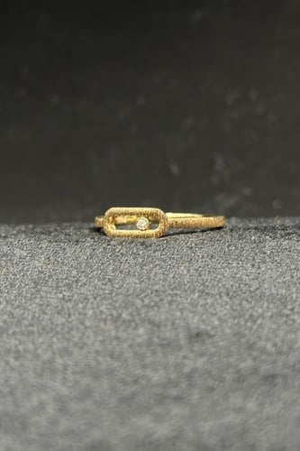 خاتم ذهب عيار 18 بتصميم الماسي مستطيل وزن 2.3 الى...