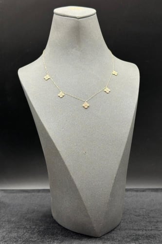 شوكر وردات ذهب تصميم الماس عيار 18 وزن من 1.7 الى...