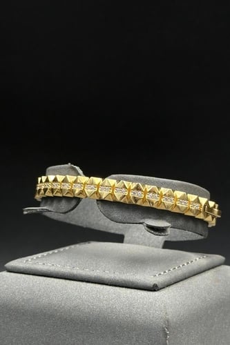 اسوارة مع خاتم ذهب تصميم الماس عيار 18 وزن 25.9 جر...