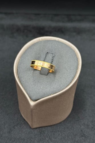 دبلة ذهب صافي عيار 21 وزن من 1.8 الى 1.9 جرام