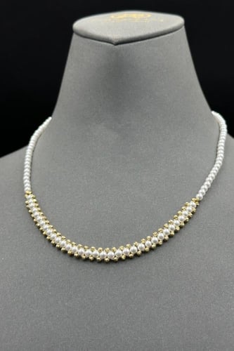 عقد لؤلؤ كور مع ذهب بالأطراف عيار 18 وزن 2.4 جرام