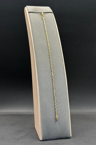 اسوارة ذهب صافي ايطالي عيار 18 وزن من 2.5 الى 2.6...