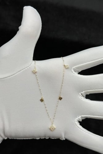 سلسال شوكر ذهب عيار 18 بتصميم الماس وزن من 0.8 الى...