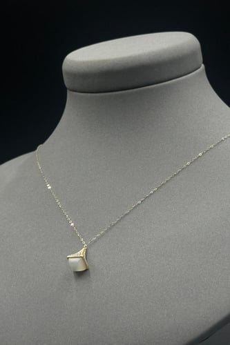 سلسال ذهب عيار 18 مثلث بتصميم الماس وزن من 1.7 الى...