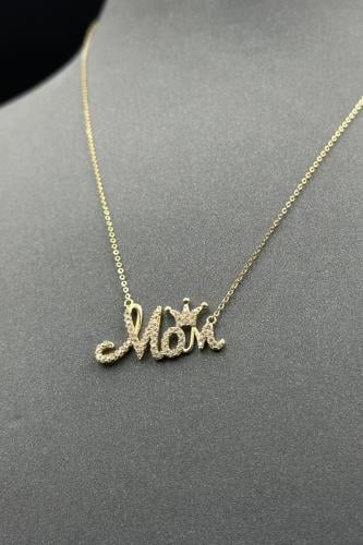 عقد شكل كلمة mom ذهب عيار 18 تصميم الماس وزن 1.9 ج...