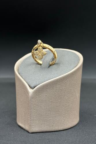 دبلة وردة ذهب تصميم الماس عيار 18 وزن من 3.1 الى 3...