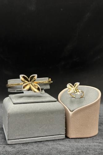 اسوارة مع خاتم ذهب عيار 18 تصميم وردة الماسي أنثوي...