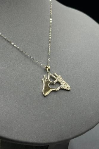 سلسال ذهب عيار 18 بشكل قلب بتصميم الماس وزن 2 جرام