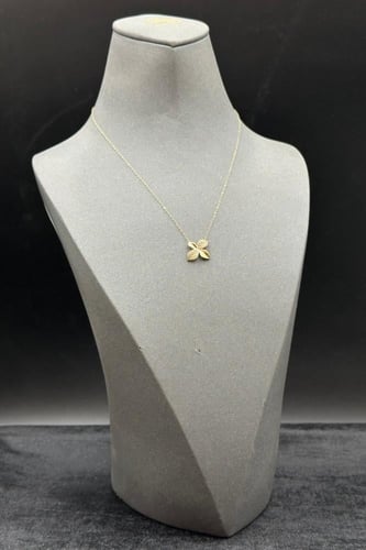 عقد وردة لماع ذهب تصميم الماس عيار 18 وزن من 1 الى...