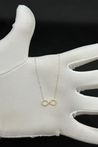 سلسلة ذهب عيار 18 انفنتي تصميم الماس وزن من 0.6 ال...