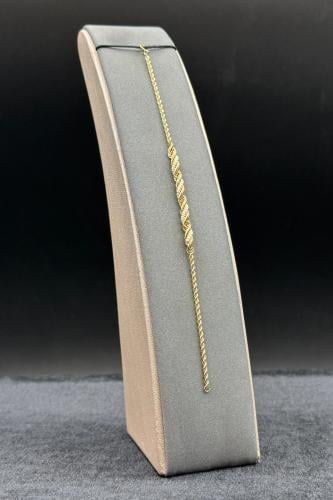 اسوارة ذهب مع لؤلؤ عيار 18 وزن الذهب من 1.16 الى 1...