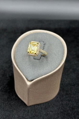 خاتم ذهب مع فص فانسي عيار 18 وزن 4 جرام