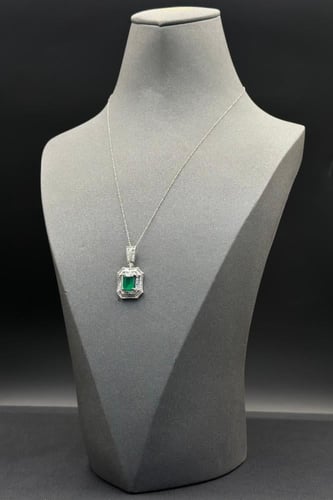 عقد الماس وزن الذهب : 4.29 جرام وزن الألماس : 0.61...