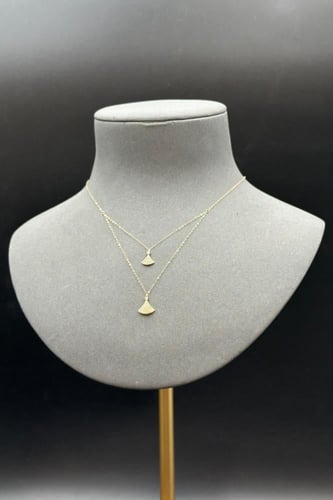 سلسال ذهب عيار 18 دورين مثلث تصميم الماس وزن 0.9 ج...