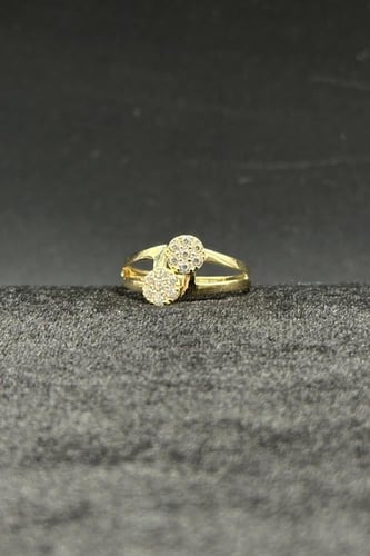 خاتم ذهب عيار 18 تصميم الماسي ناعم وزن من 1.3 الى...