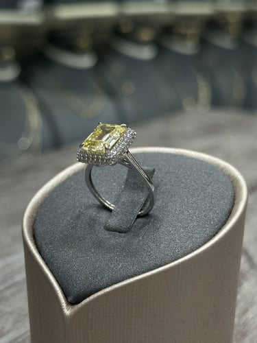 خاتم ذهب سوارفسكي - Queen Model