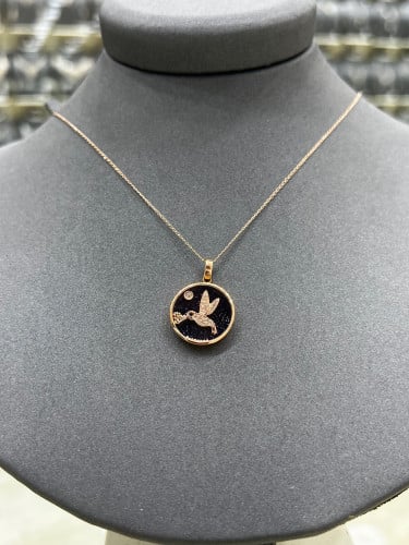 تعليقة الماس مع ذهب عيار 18 موديل روز جولد بتصميم...